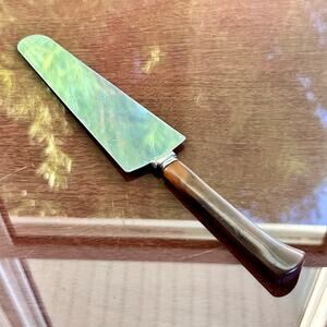 Vintage Pie & Cake Server with Butterscotch Bakelite Handle – 10” Spatula Knife